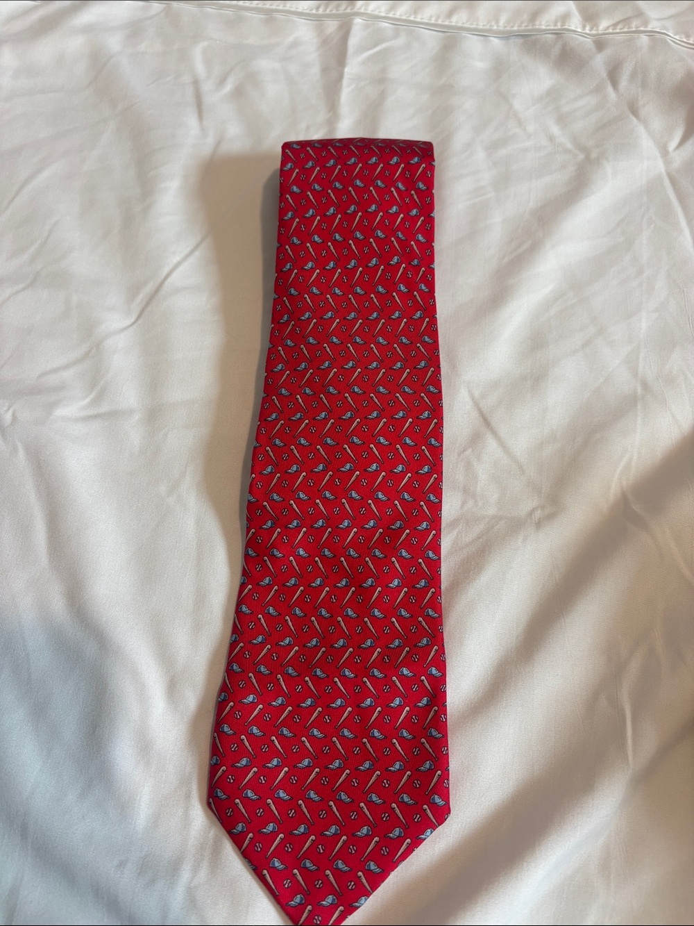 Hermes Men's Classic Red Patterned Tie